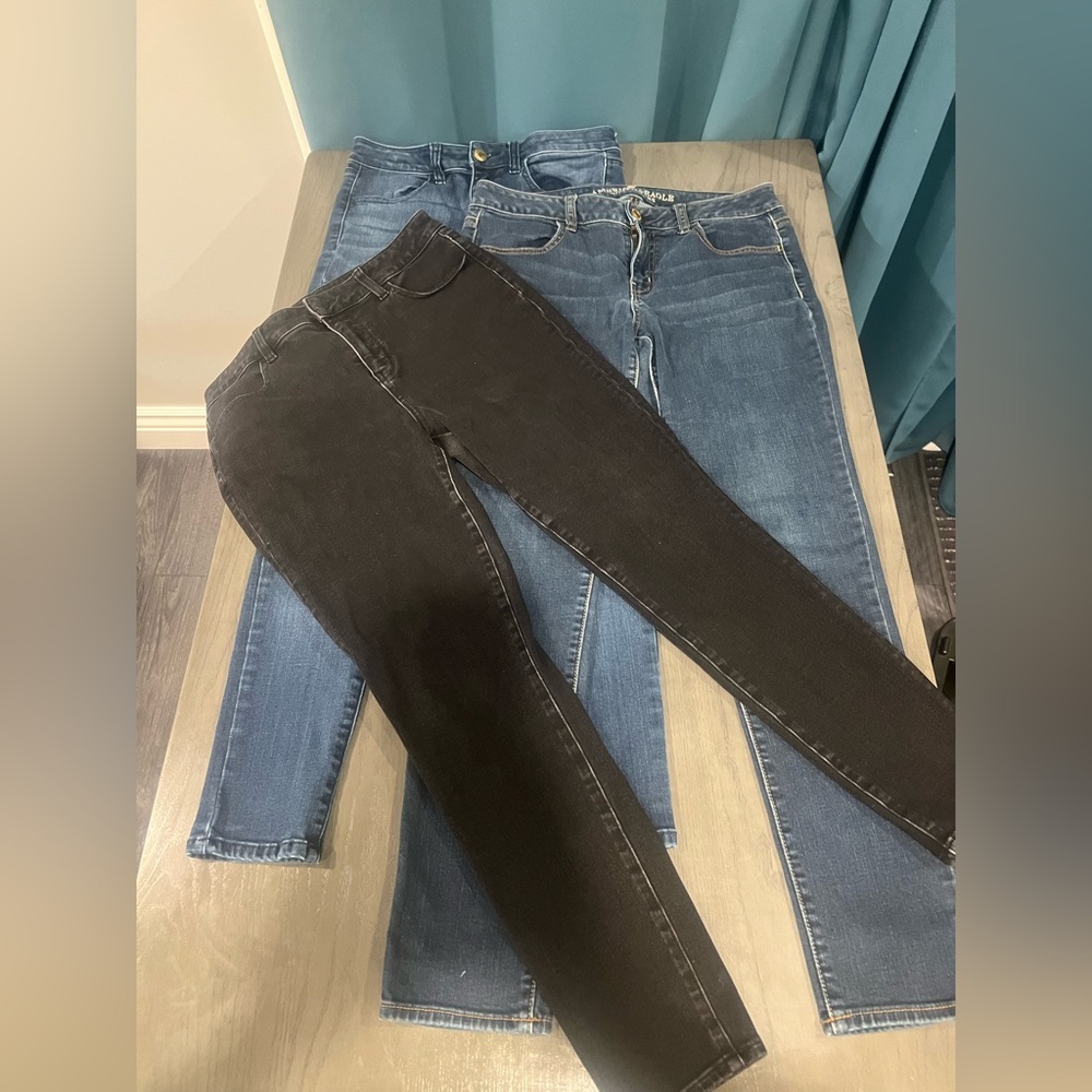 Bundle of 3 American Eagle Jeans